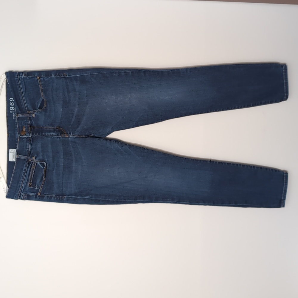 Gap‎ 1969 Women's Legging Jeans 31R Whiskered Soft, Supple Stretch Denim 32"x39"